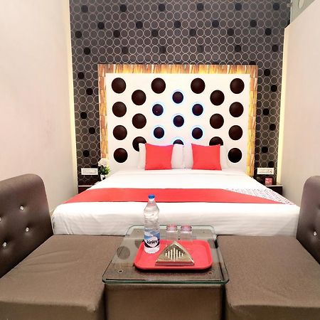 Oyo 14829 Hotel J Cruise لوديانا المظهر الخارجي الصورة