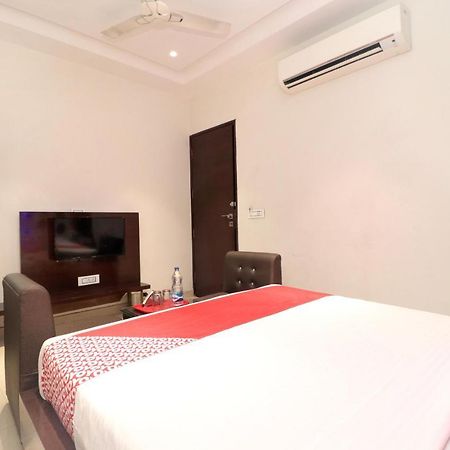Oyo 14829 Hotel J Cruise لوديانا المظهر الخارجي الصورة