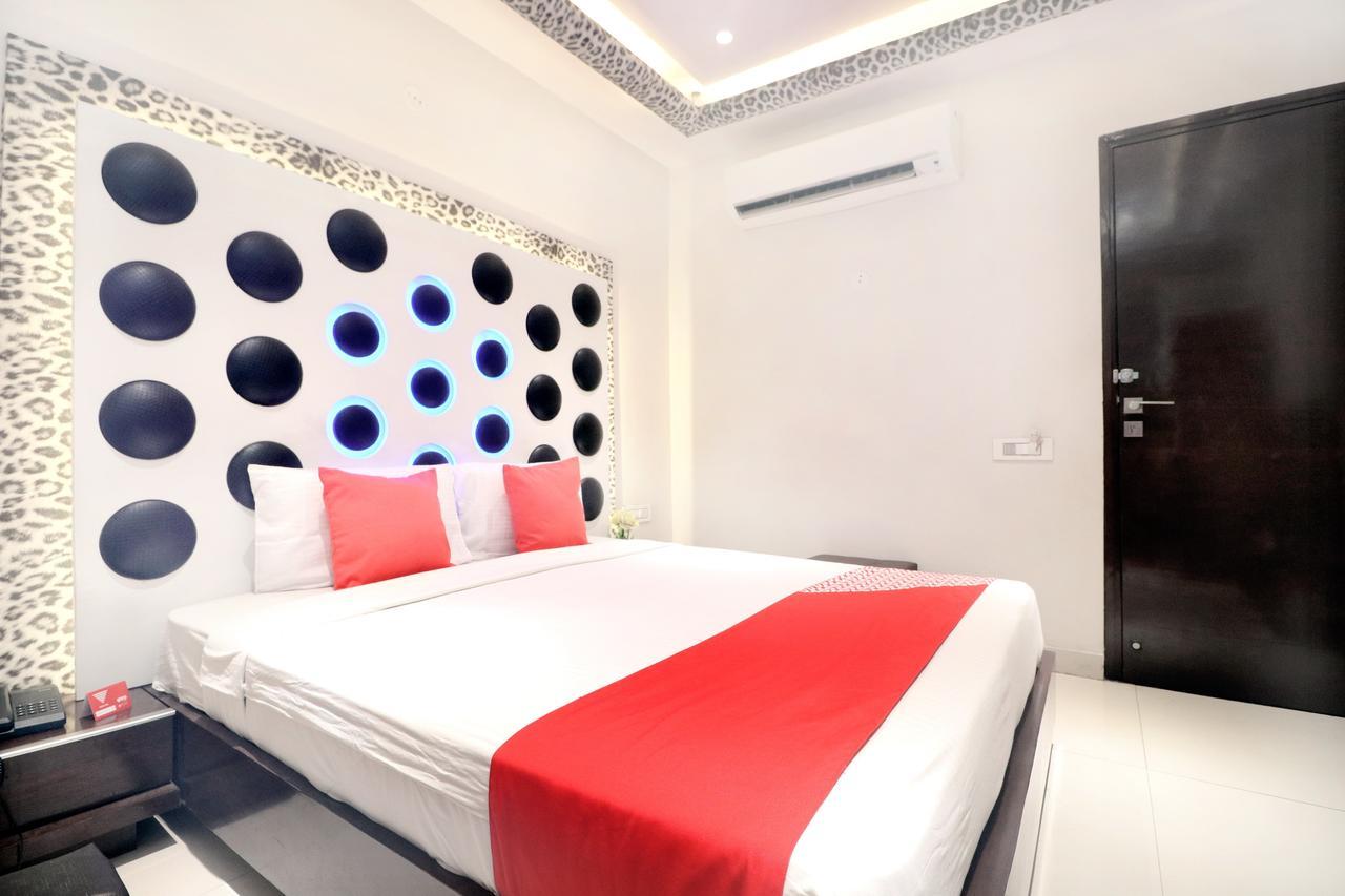 Oyo 14829 Hotel J Cruise لوديانا المظهر الخارجي الصورة