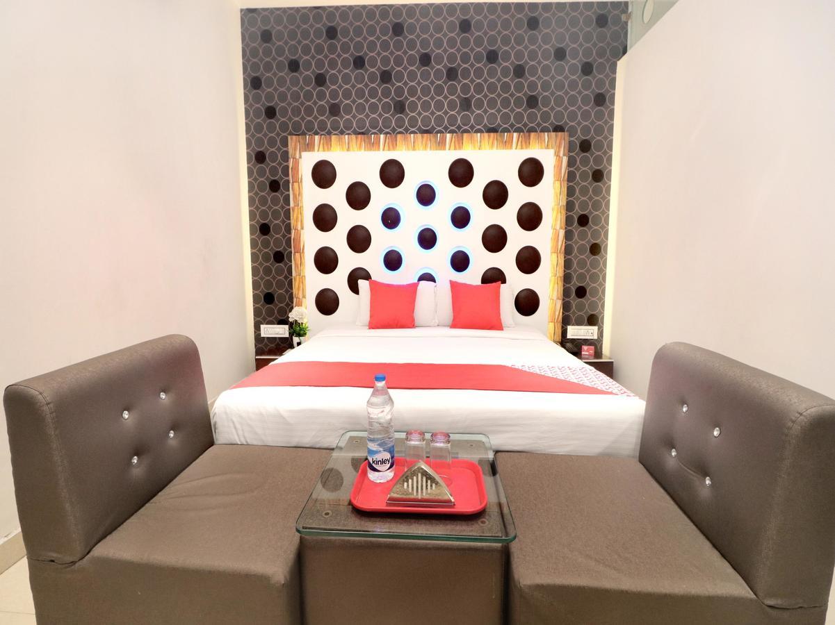 Oyo 14829 Hotel J Cruise لوديانا المظهر الخارجي الصورة