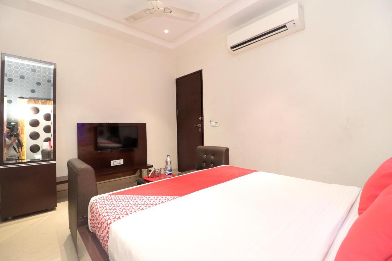 Oyo 14829 Hotel J Cruise لوديانا المظهر الخارجي الصورة